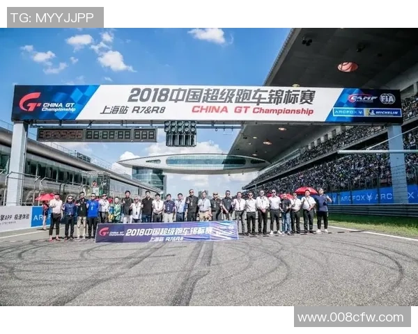 庆祝国庆激情四溢纪国庆足球赛点燃全民热情与团结精神