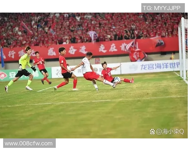 足球加罚新规则解析与影响探讨助力公平竞技与观众体验提升 足球加罚新规则解析与影响探讨助力公平竞技与观众体验提升